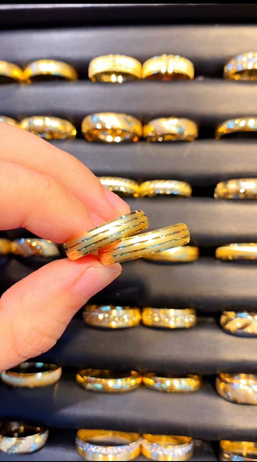 Loyal 18K Wedding Ring in 18K Real Gold – Mirage Jewels